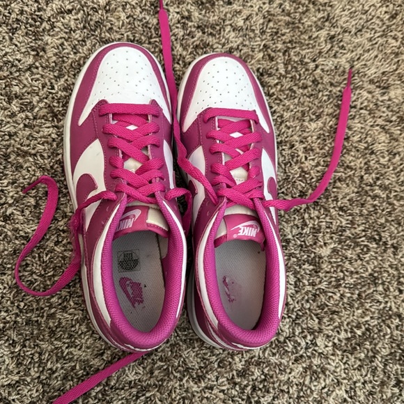 pink dunks - Picture 2 of 3